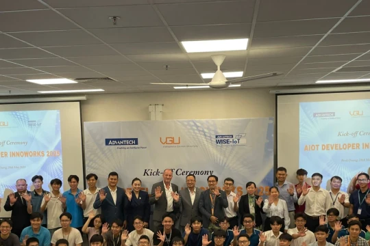 Khởi động cuộc thi ứng dụng trí tuệ nhân tạo và IoT cho sinh viên