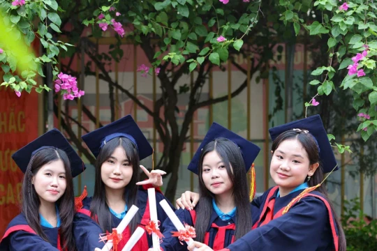 Trao yêu thương trong ngày tổng kết năm học