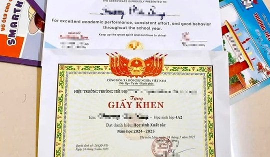 Nhiều phụ huynh "khoe" giấy khen của con, công an ra cảnh báo