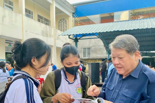 'Ông lão dự báo nguồn nhân lực' và hành trình thắp lửa nghề nghiệp cho giới trẻ
