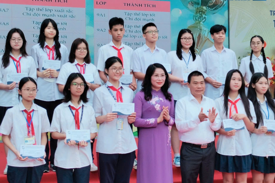 Cô Hiệu trưởng nhắn gửi tới khóa học sinh "đặc biệt" chuẩn bị thi lớp 10