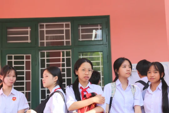 Hàng nghìn thí sinh Quảng Trị 'vượt vũ môn' thi vào lớp 10