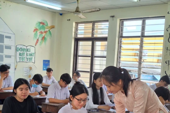 Rèn kỹ năng làm bài thi cho học sinh lớp 12 ở giai đoạn nước rút