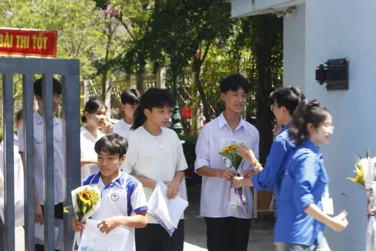 Tấm lòng cha mẹ vào đề Văn thi vào lớp 10 ở Thái Bình