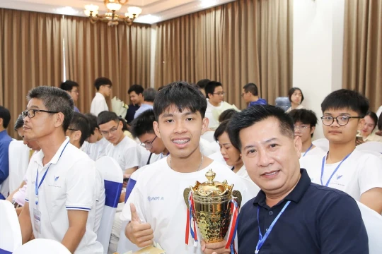 Nam sinh Đà Nẵng vô địch Olympic Trí tuệ nhân tạo toàn quốc