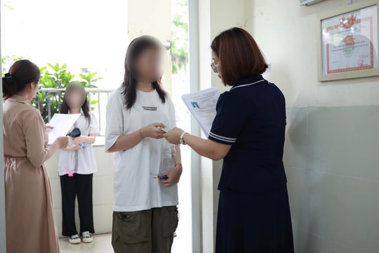 Kỳ thi tuyển sinh lớp 10 ở Hà Nội: Không nhân đôi điểm, tăng chỉ tiêu công lập