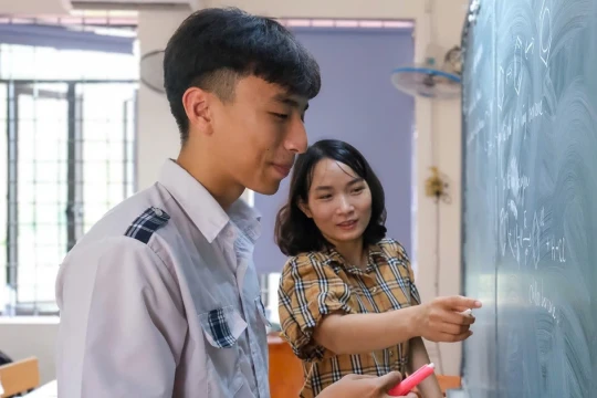 Nam sinh giành học bổng ba trường đại học danh tiếng của Mỹ