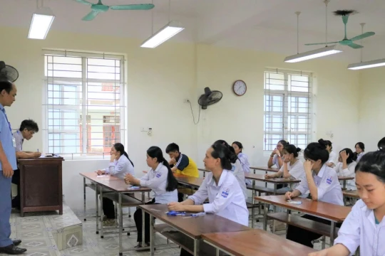 Đề Tiếng Anh thi vào lớp 10 tại Nam Định vừa sức với học sinh