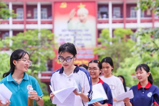 Đề Toán thi vào lớp 10 Nghệ An phân hóa cao, định hướng dạy học cho giáo viên