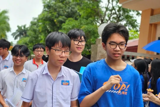 Đề thi Toán vào lớp 10 Thanh Hoá bám kiến thức cơ bản, thí sinh dễ lấy điểm cao