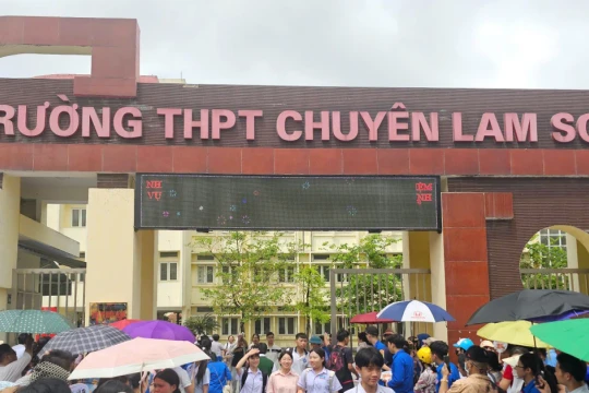 Gần 1.200 thí sinh tranh suất vào Trường THPT chuyên Lam Sơn