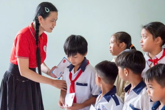 Cô giáo khuyết tật và hành trình lan tỏa yêu thương