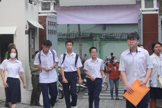 Các loại máy tính, vật dụng được mang vào phòng thi tuyển sinh lớp 10 TPHCM