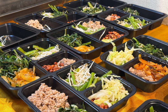 Sinh viên Bách khoa tố cơm trưa gây đau bụng