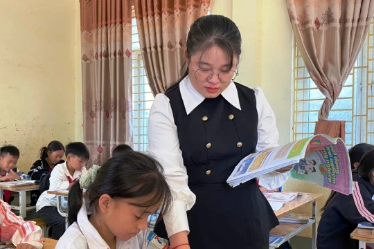 Hơn 3.800 giáo viên hợp đồng ở Thanh Hóa được ký hợp đồng 12 tháng