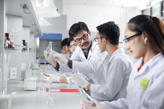 Giải pháp phát triển đội ngũ giảng viên, nhà khoa học xuất sắc