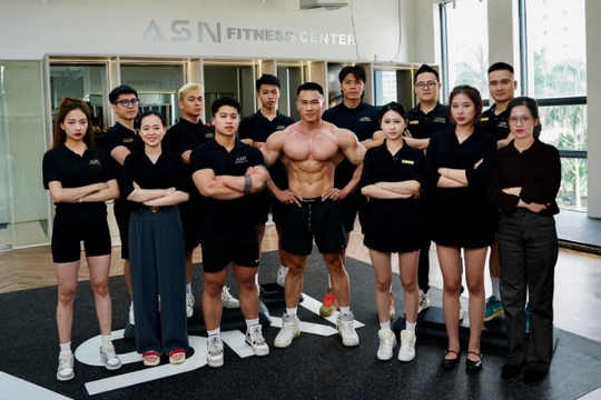Người thầy giáo kỳ lạ không bao giờ đứng trên bục giảng