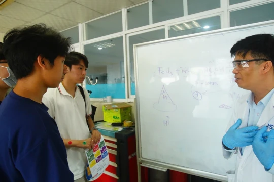 Tuyển sinh đại học năm 2025: Các ngành khoa học và công nghệ 'lên ngôi'?