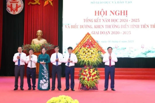 Phú Thọ khen thưởng 248 tập thể và cá nhân điển hình tiên tiến ngành Giáo dục