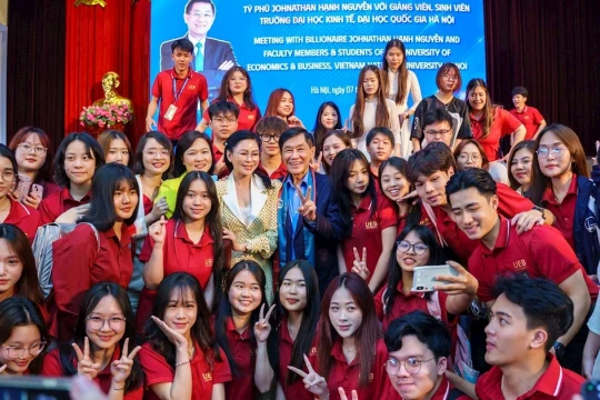 Truyền cảm hứng từ người thật, việc thật