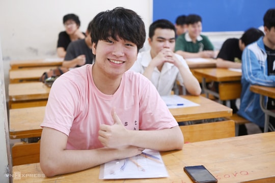 Bộ Giáo dục 'tuýt còi' các đại học bỏ tổ hợp C00