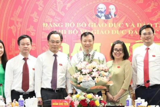 Chi bộ Vụ Giáo dục đại học đóng góp tích cực vào chuyển biến của ngành Giáo dục