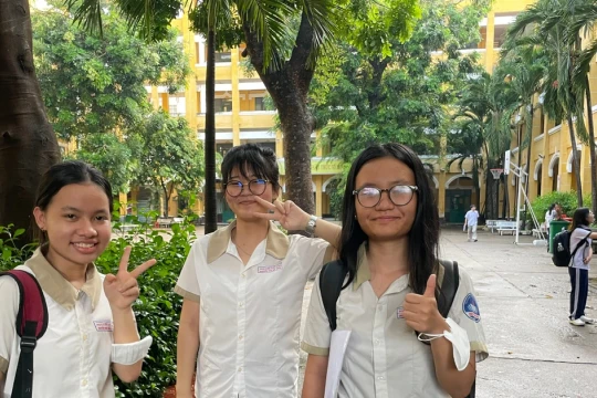 Thí sinh kết thúc thi môn chuyên lớp 10 TPHCM