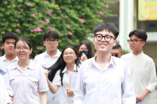 Đề Tiếng Anh thi vào lớp 10 Hà Nội khơi mở năng lực ngôn ngữ