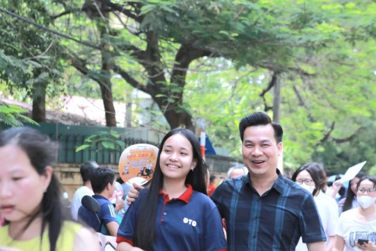 Nhiều sĩ tử Hà Nội tự tin đạt điểm 8 môn Ngữ văn thi vào lớp 10
