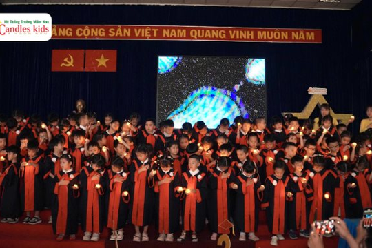Điều chưa từng xuất hiện trong lễ tốt nghiệp mẫu giáo khiến nhiều phụ huynh nghẹn ngào- Candles Kids đã làm điều đó như thế nào?