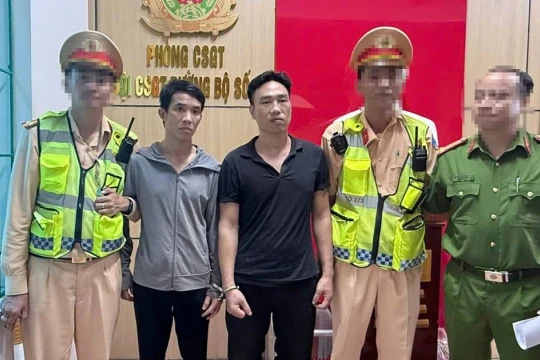 Cảnh sát giao thông bắt gọn 2 phạm nhân trốn trại ở Hà Nội