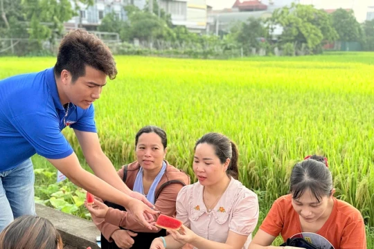 Hình ảnh đẹp xua tan 'sức nóng' của kỳ thi vào lớp 10 tại Hà Nội