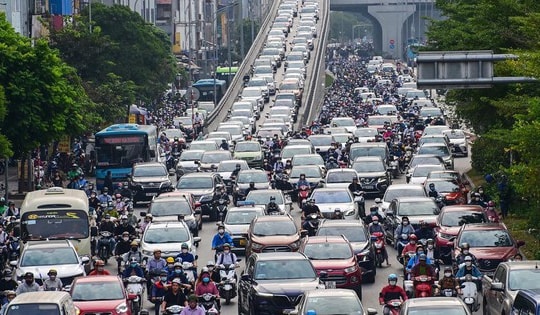 Bộ Công an đề xuất bỏ quy định không lái xe ô tô quá 48 giờ mỗi tuần