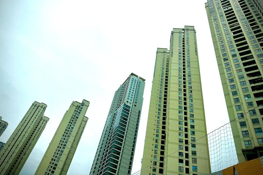 Gặp khó về tài chính, nhiều gia đình trẻ rao bán căn hộ