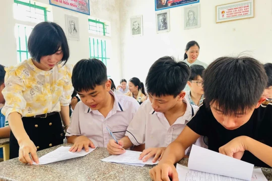 Mở lối tương lai cho học sinh qua công tác tư vấn hướng nghiệp