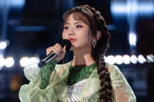 "Quốc tế hóa bản sắc dân tộc", Phương Mỹ Chi ‘đốt nóng’ sân khấu trong và ngoài nước