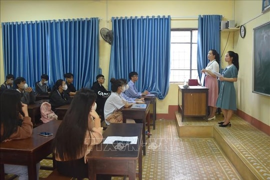 Kỳ thi tốt nghiệp THPT năm 2025: Đắk Lắk dồn lực hỗ trợ học sinh vùng khó