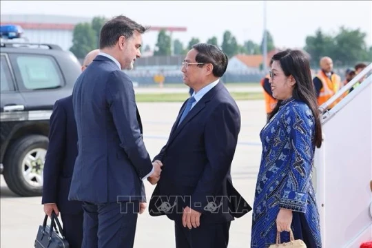 Thủ tướng Phạm Minh Chính đến Paris, tiếp tục các hoạt động tại Pháp