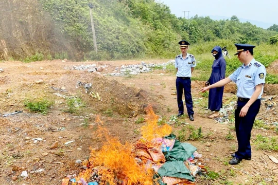 Phát hiện hơn 3.000 sản phẩm dành cho trẻ em không rõ nguồn gốc