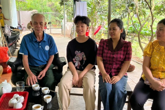 Cô học trò mồ côi và hành trình thắp sáng ước mơ