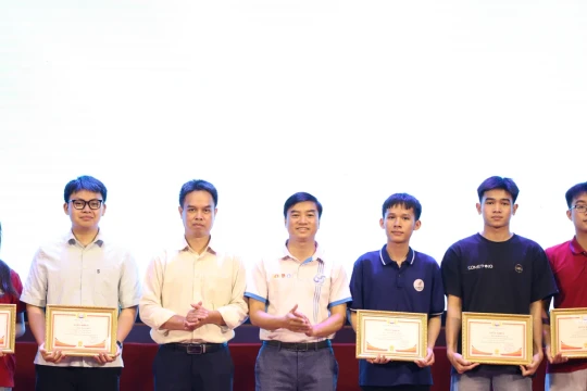 Tạo sân chơi trí tuệ cho trong sinh viên