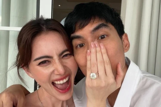 'Bạn gái' Sơn Tùng M-TP báo đính hôn