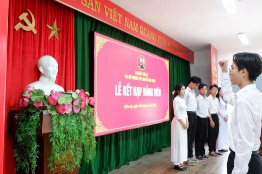 Mô hình Lớp học kỹ năng ươm mầm cho những Đảng viên tuổi 18