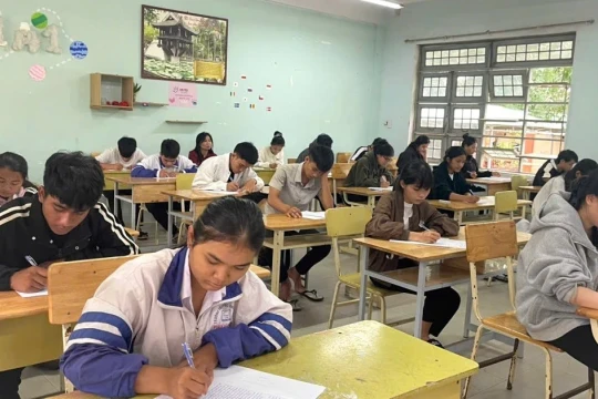 Tiếp sức cho học trò vùng cao trước Kỳ thi tốt nghiệp THPT