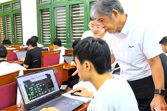 Giảng viên đề xuất xây dựng chính sách đưa AI vào trường học