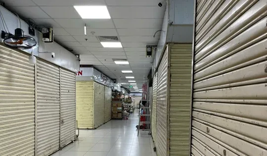 Mấu chốt quan trọng đằng sau việc tiểu thương đóng cửa hàng loạt