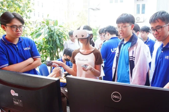 Nâng cao đãi ngộ thu hút giữ chân giảng viên, nhà khoa học