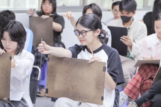 Trường ĐH Văn Lang công bố quỹ học bổng tuyển sinh năm 2025 trên 70 tỷ đồng