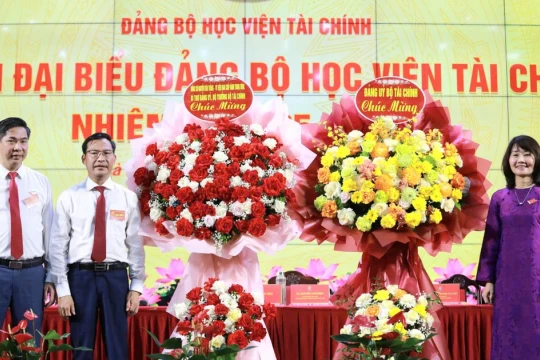 Học viện Tài chính kết nạp 581 sinh viên vào Đảng trong 5 năm