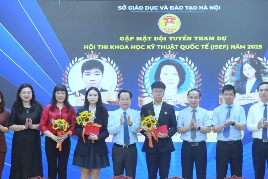 Học sinh Hà Nội giành ngôi Á quân ISEF với dự án xử lý môi trường